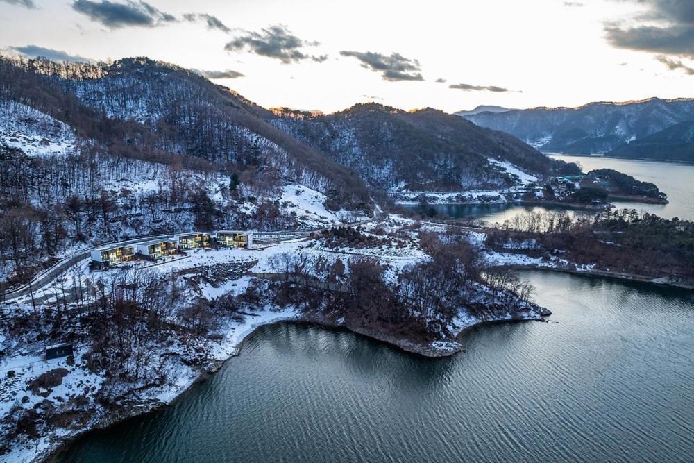 Hotel Jecheon The Shine Cheongpung Esterno foto