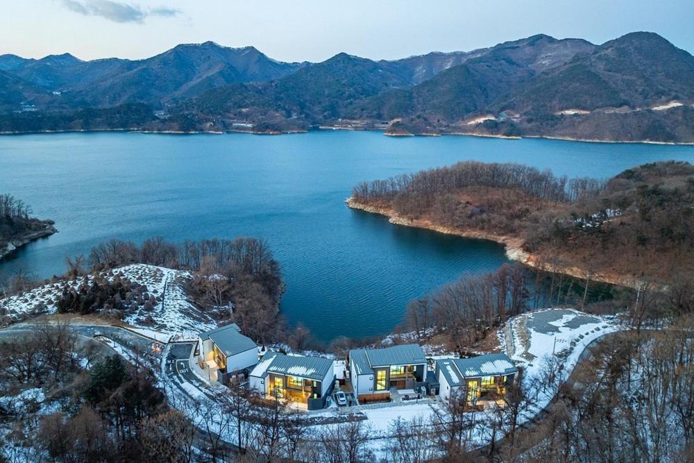 Hotel Jecheon The Shine Cheongpung Esterno foto